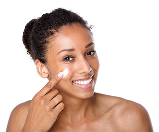 image of woman applying serum image of woman applying serum