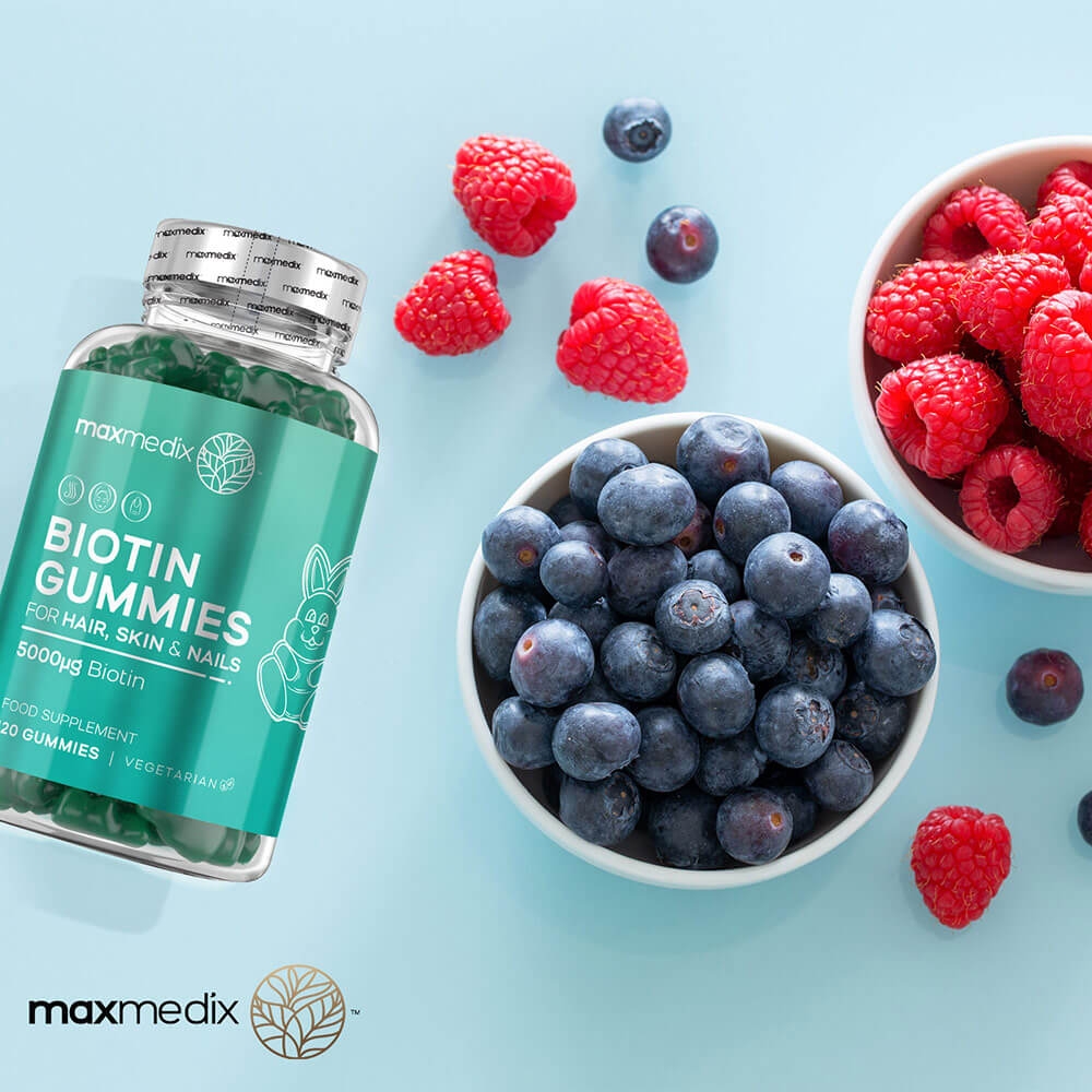 Skin, nails & hair gummy vitamins in natural raspberry & blueberry flavour